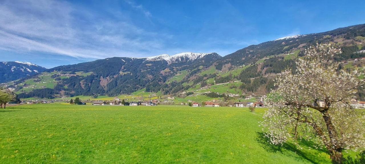 Alpenzeit Zillertal Apartments Цель-ам-Циллер Экстерьер фото