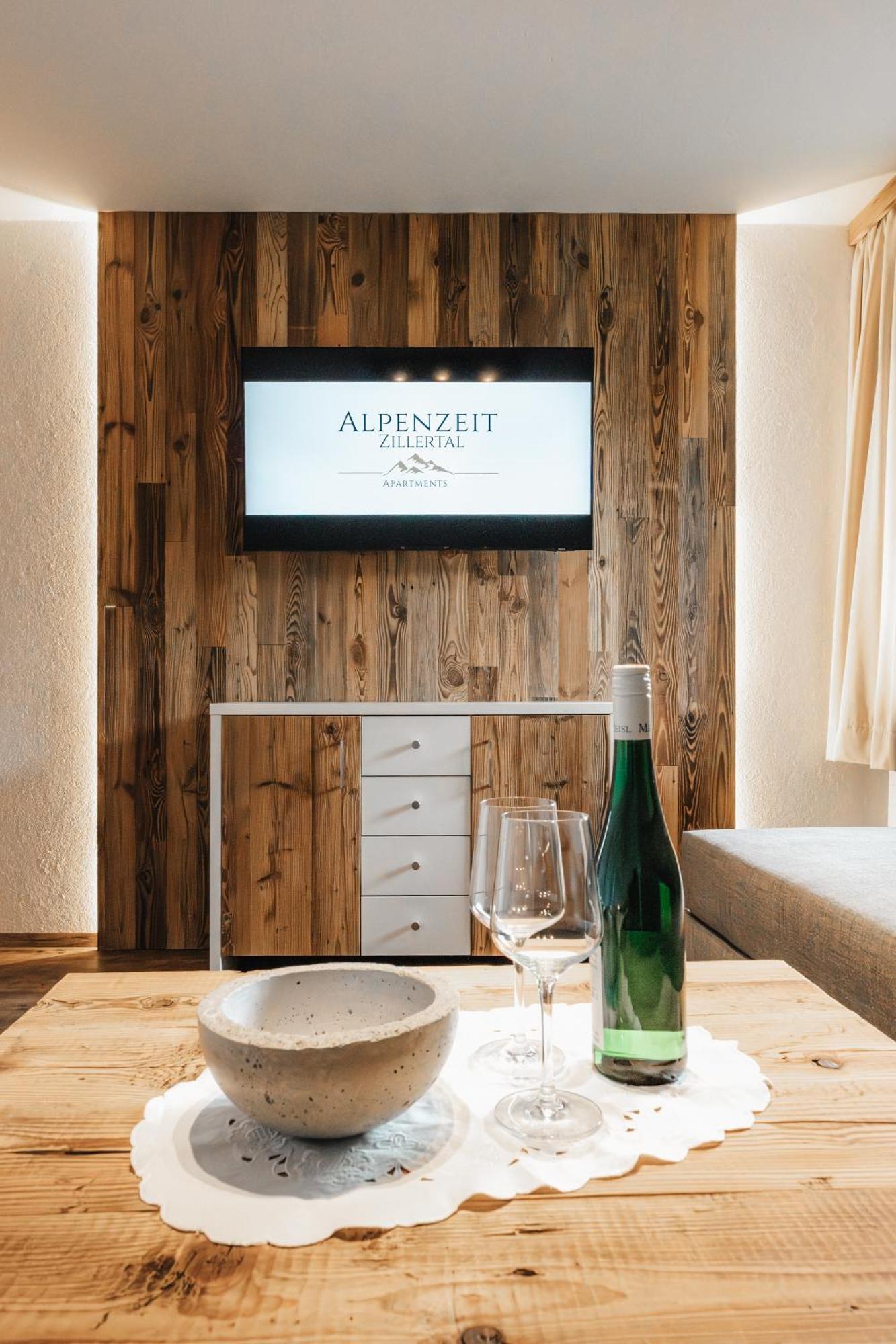 Alpenzeit Zillertal Apartments Цель-ам-Циллер Экстерьер фото