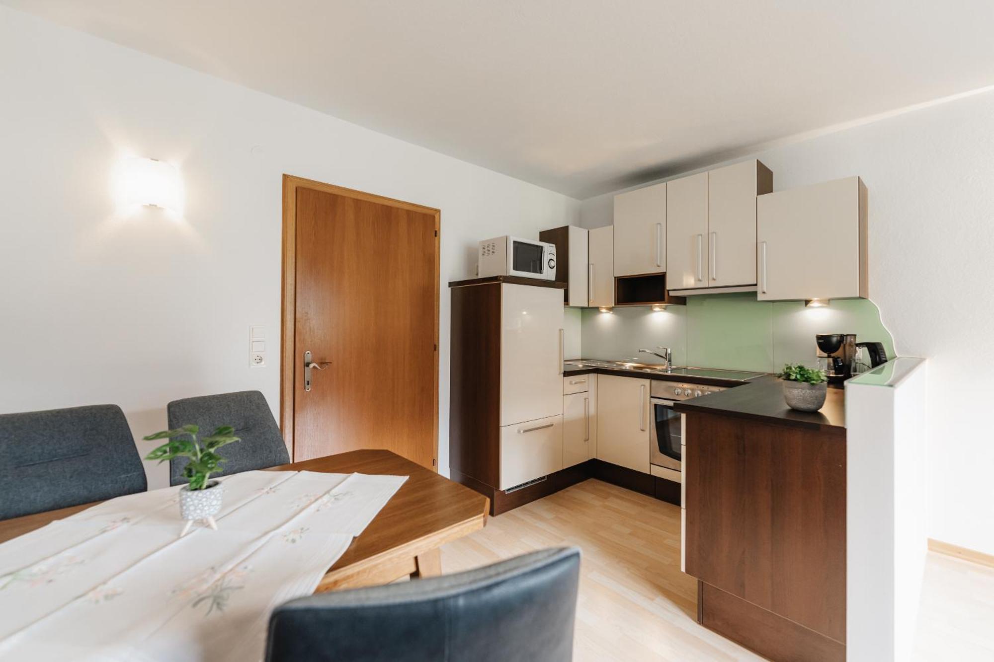 Alpenzeit Zillertal Apartments Цель-ам-Циллер Номер фото