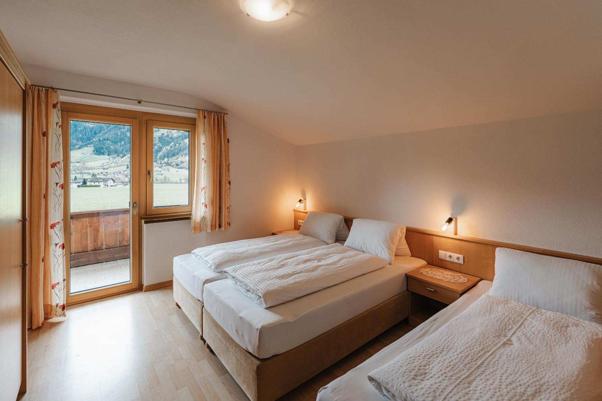 Alpenzeit Zillertal Apartments Цель-ам-Циллер Номер фото