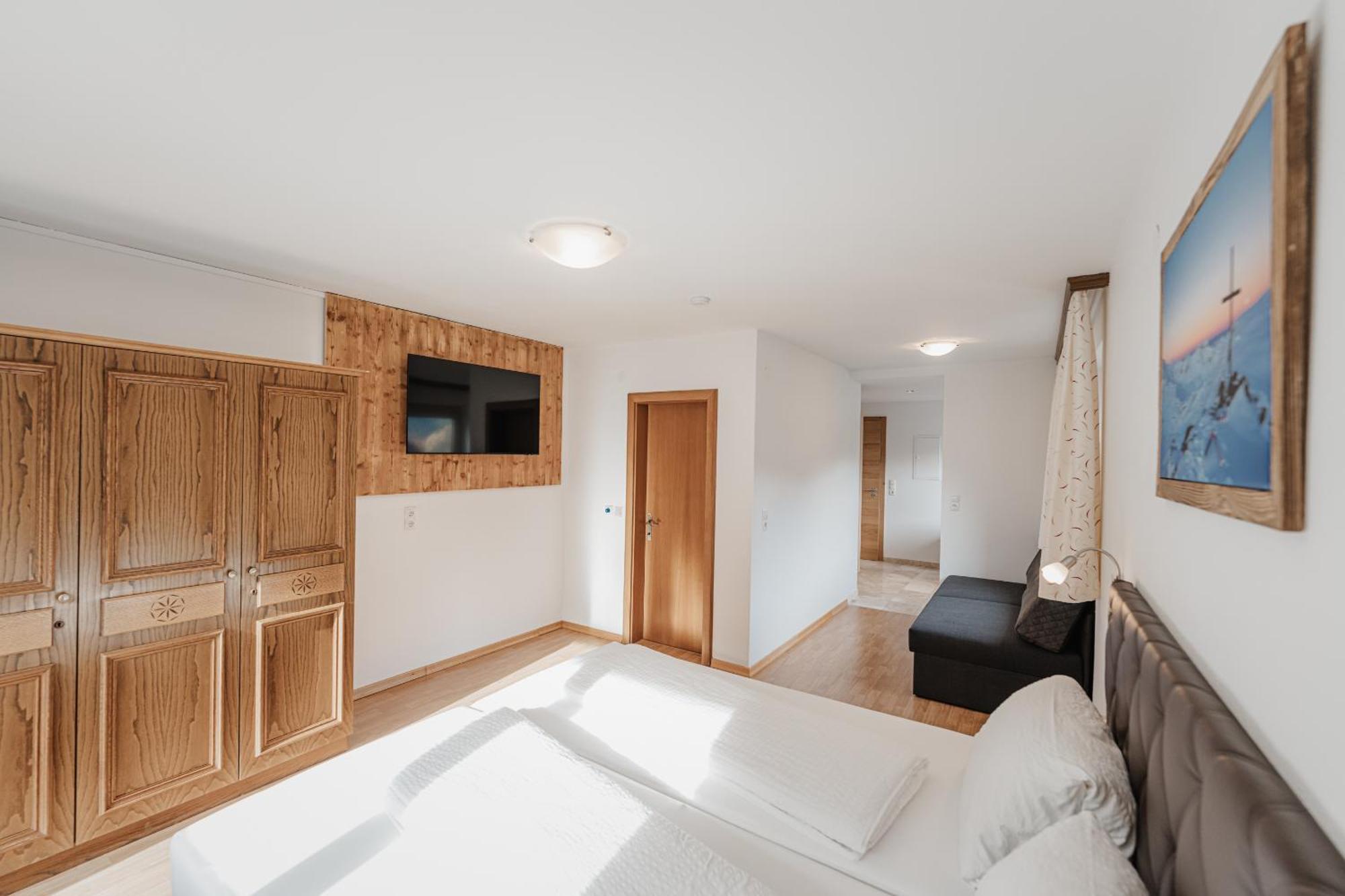 Alpenzeit Zillertal Apartments Цель-ам-Циллер Номер фото